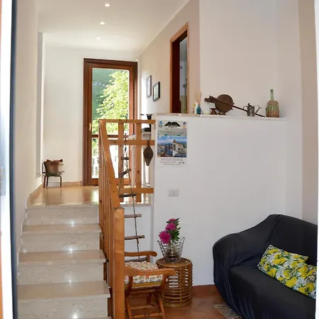 La Mansarda Di Apartment